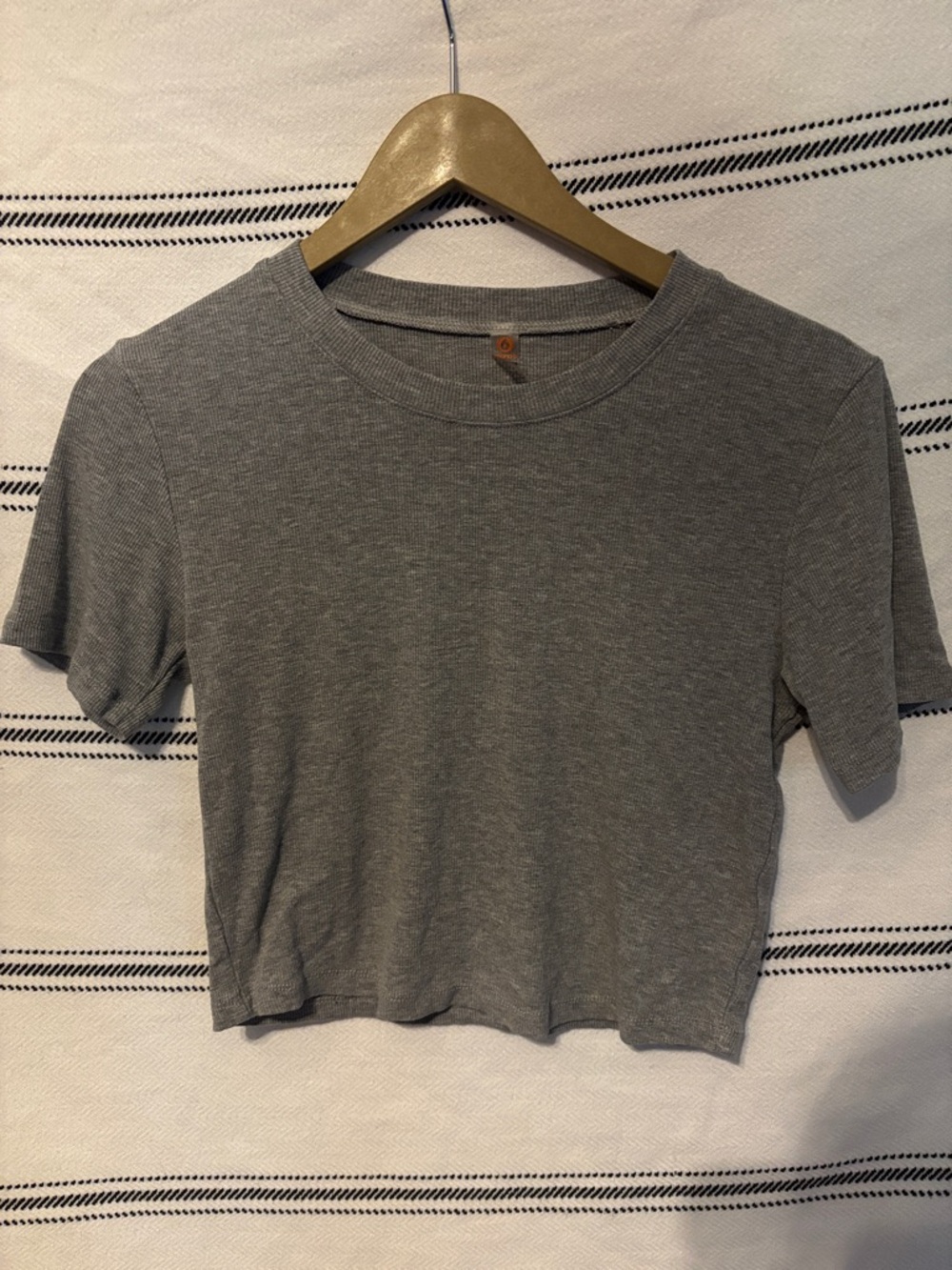 Mono B Women’s Grey Crewneck Short Sleeve Crop Top
